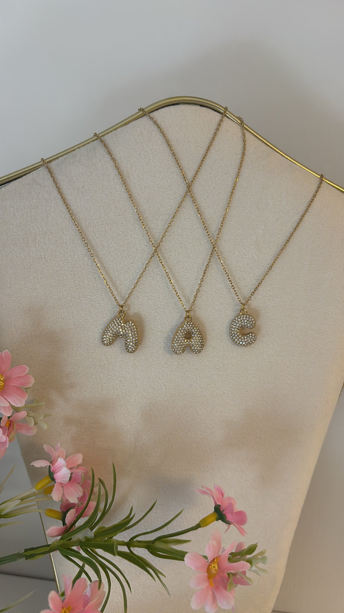 Collier lettre strass Gold