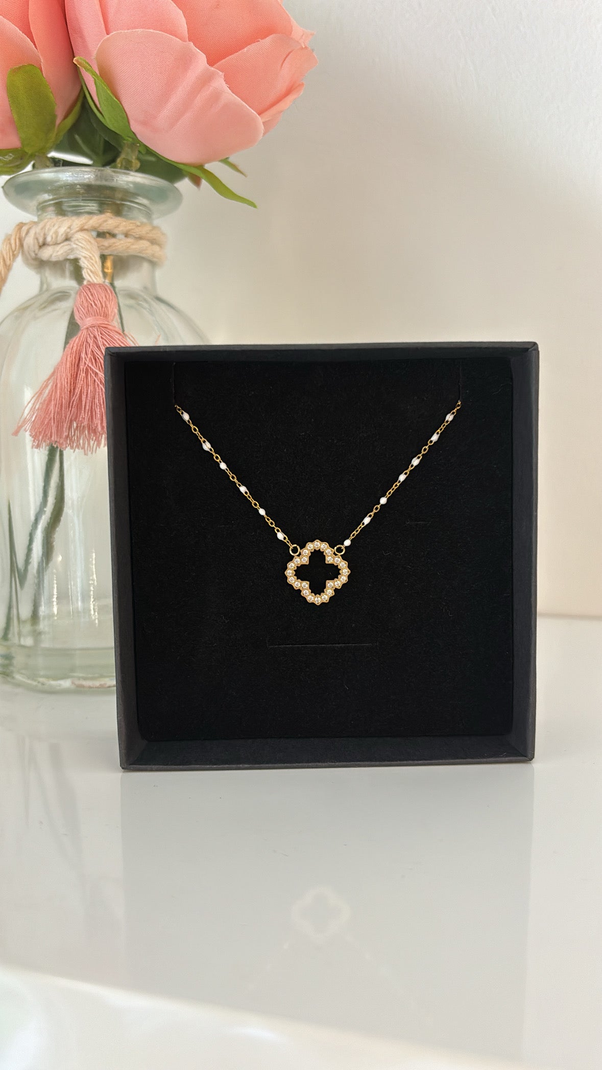 Collier Lotus gold